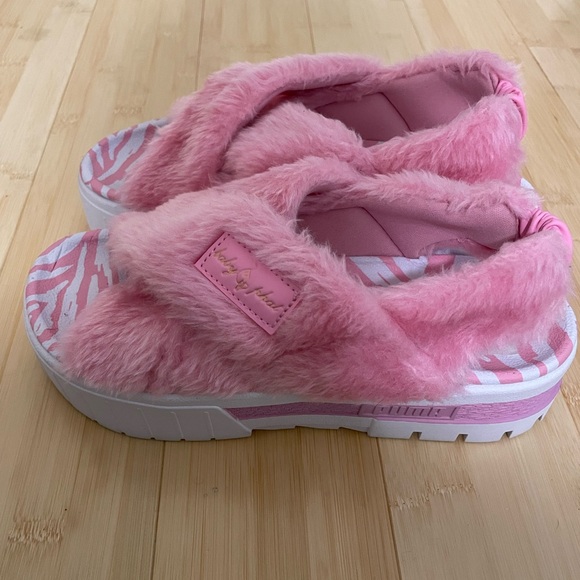Puma X Babyphat Pink Faux Fur Sandals - Picture 1 of 6